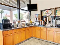 Super 8 by Wyndham Kissimmee/Maingate/Orlando Area Hôtels à : Celebration