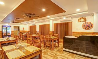 Treebo Trend Hotel Mobi VIP Airport - Housity