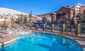 Grand Lodge Condo in the Heart of Mt Crested Butte 1 Bedroom Condo - No Cleaning Fee! by RedAwning