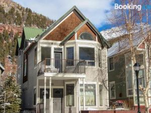 Hruza Hideout by AvantStay Quiet Apartment in Tellurides Historic District Permit 16094