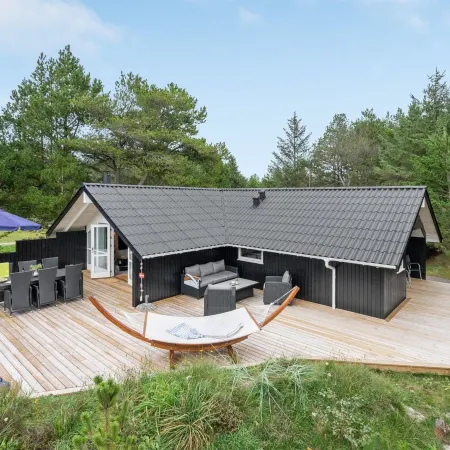 "Varpu" - 1.6km from the Sea Hotels in Saltum