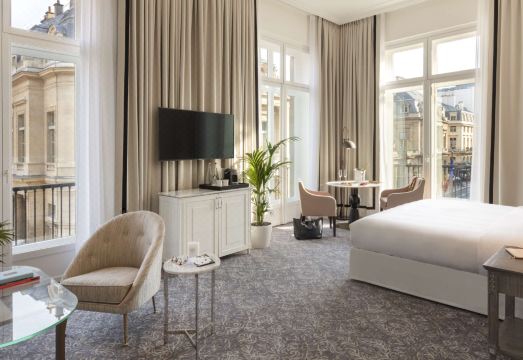 호텔 뒤 루브르의 외관