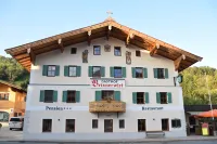 Gasthof Pension Brixnerwirt Hotel dekat Bergbahn hochbrixen