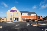 Premier Inn Isle Of Wight Sandown - parking
