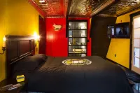 Hicksville Pines Chalets & Motel Hotels in Idyllwild