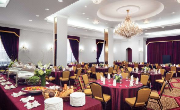 The New Yorker Hotel by Lotte Hotels