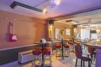 Americas Best Value Inn and Suites Melbourne - Baarit