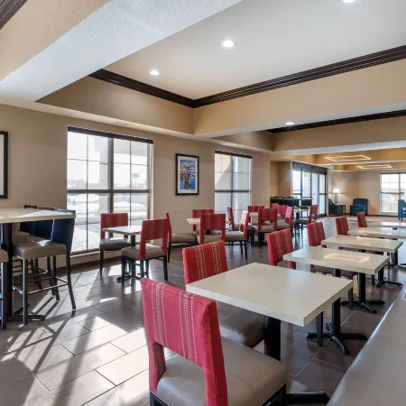 Comfort Inn & Suites Cedar Rapids Cid Eastern Iowa Airport