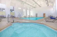 Microtel Inn & Suites by Wyndham Cuauhtemoc Campos Menonitas - piscina