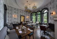 The Churchill Hotel