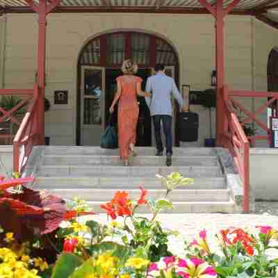 Logis les Loges du Parc Hotel Exterior