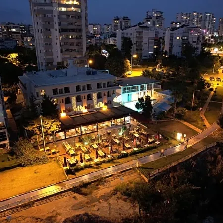 Tema 242 Hotel