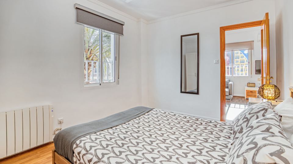 Central Apartment 2 Bedrooms Netflix Wifi and Parking