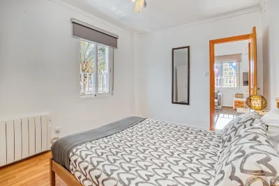 Central Apartment 2 Bedrooms Netflix Wifi and Parking Hotels near Plaza del Prado