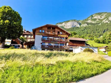 Logis Hotel L'accueil Savoyard Отели в г. Оньон