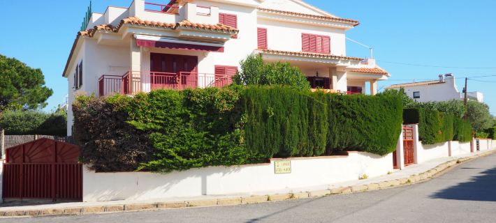 Aloha Hotels in Llançà