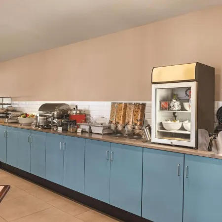 Country Inn & Suites by Radisson, Buffalo, MN