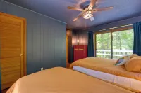 Pet-Friendly Cabin - 1 Mi from Fontana Lake! - balcony