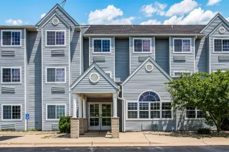 Quality Inn Owatonna Near Medical Center Отели в г. Стил