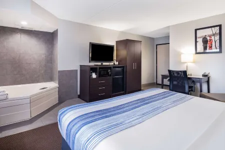 AmericInn by Wyndham Plover Stevens Point Отели в г. Пловер