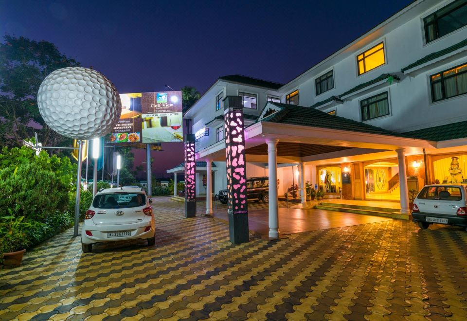 GOLF VIEW HOTEL & SUITES | ⋆⋆⋆ | NEDUMBASSERY, INDIA | SEASON DEALS FROM $38