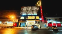 Sip Azana Hotel Jayapura Hotels in Джаяпура