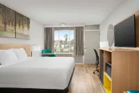 Days Inn by Wyndham Lake City I-75 - parking