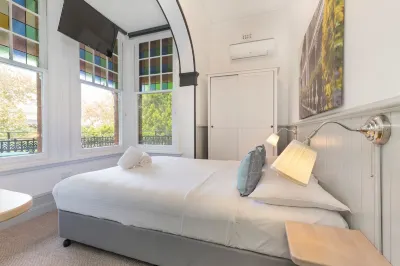 Dalziel Lodge Hotels in North Sydney
