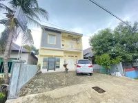 Homestay RN Near Taman Bambu Runcing Polewali Mitra RedDoorz Отели в г. 