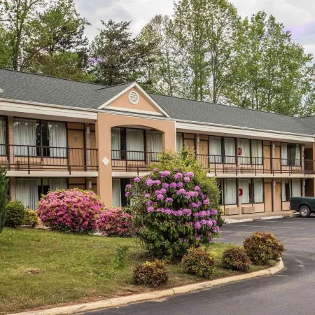 Americas Best Value Inn Pilot Mountain