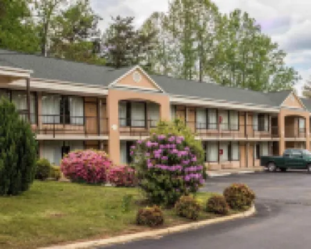 Americas Best Value Inn Pilot Mountain