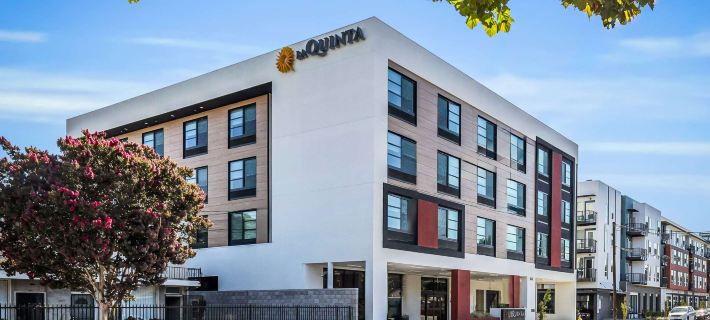 La Quinta Inn & Suites by Wyndham San Jose Airport-Downtown Hotels in San Jose