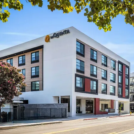 La Quinta Inn & Suites by Wyndham San Jose Airport-Downtown