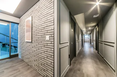 Wonju Hotel Bombom Отели рядом с достопримечательностью «Ganhyeon Yuwonji»