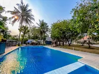Hotel Pondok Hexa Seaside فنادق في Ciracap