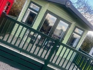 Comfortable 2 Bed Static Chalet