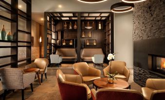 2. Hyatt Pl..
