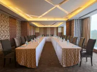 E Hotel Hotels near Australian Consulate
