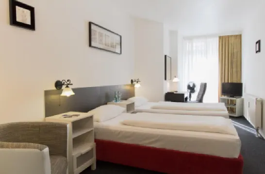 Aparthotel Vega Hotels near Theater des Westens