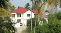Villa Dahl Beach Resort فنادق في Temeke