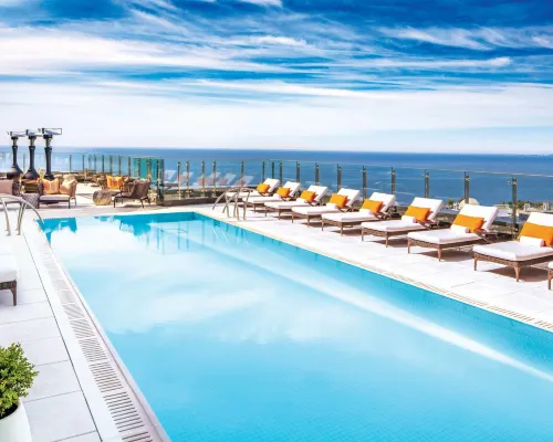 Hotel X Toronto, a Destination by Hyatt Hotel Hotels near BMO Field