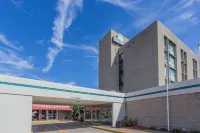 Days Hotel by Wyndham Danville Conference Center - parking
