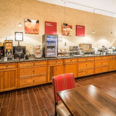 Comfort Suites Anchorage International Airport