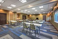 La Quinta Inn & Suites by Wyndham Fort Worth NE Mall Hotels in Richland Hills