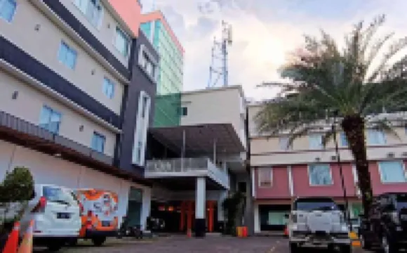 Grand Tryas Hotel Hotels near Sunyaragi Cave Park