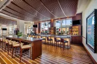 Palm Beach Singer Island Resort & Spa Luxury Suites Отели в г. Ривьера Бич