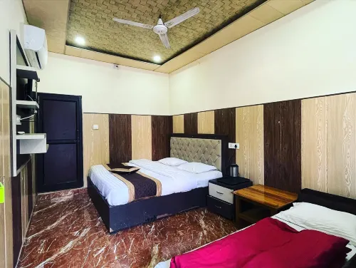 The Palm Resort Hotels in Shivpuri
