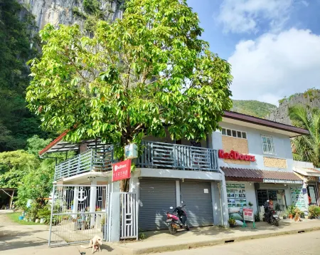 BUNAKIDZ LODGING HOUSE Отели рядом с достопримечательностью «Sea Sphere Dive Center»