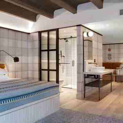 Moxy Banff Rooms