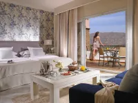 La Cala Resort